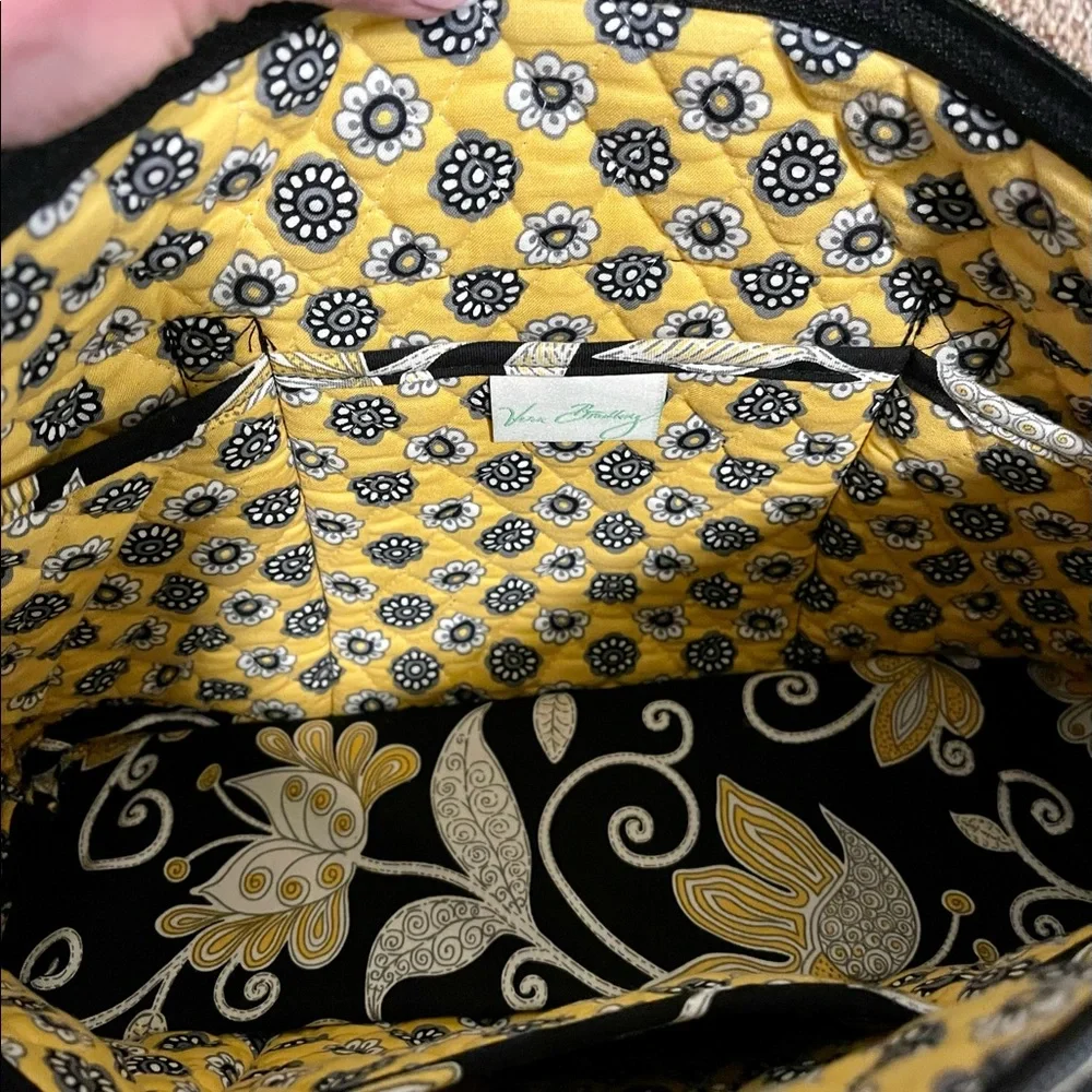 ❤️HOST PICK❤️…Vera Bradley Yellow Bird Shoulder Bag